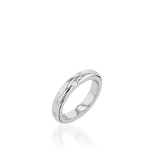 Load image into Gallery viewer, Solo Diamond  Anniversary Band
