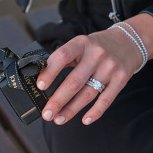 Load image into Gallery viewer, Essence  Round White Gold  Engagement Ring
