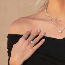 Load image into Gallery viewer, Arrivo Small Trillion Ring
