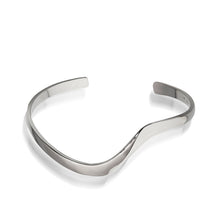 Load image into Gallery viewer, Women's Hand-forged in 14 karat White Gold Dallas Cuff Bracelet
