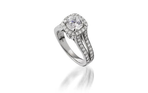 How to Choose an Engagement Ring Setting